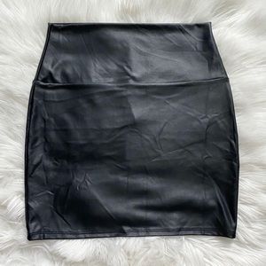 NWT Windsor Faux Leather Mini Skirt